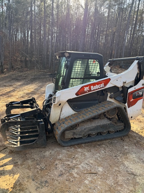 Bobcat T76 Compact Track Loader - t76